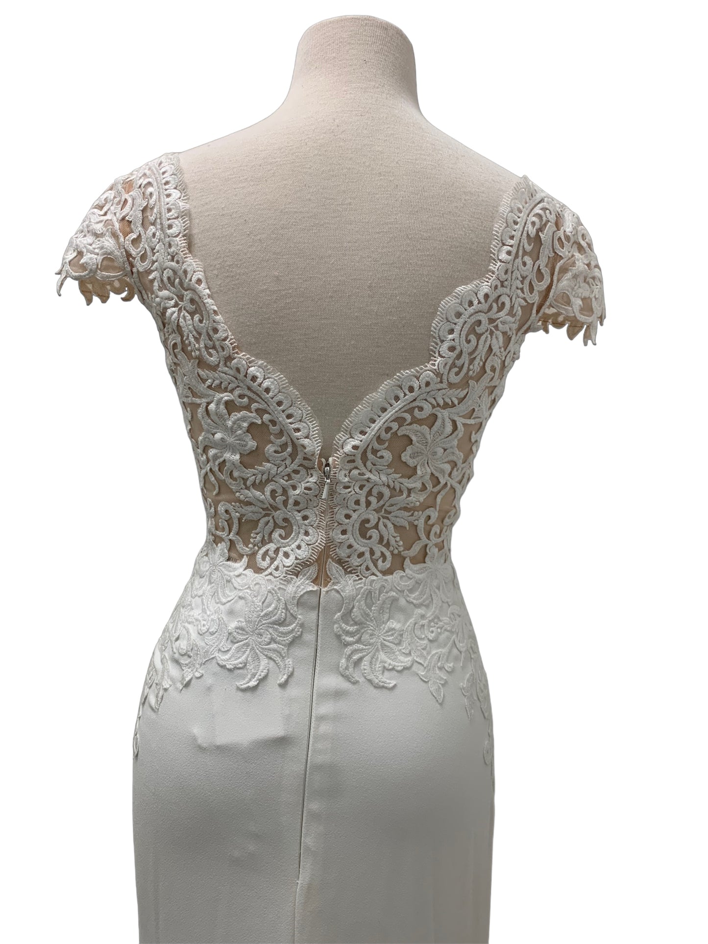 LAMOUR CALLA BLANCHE SIZE 6 Wedding Gown