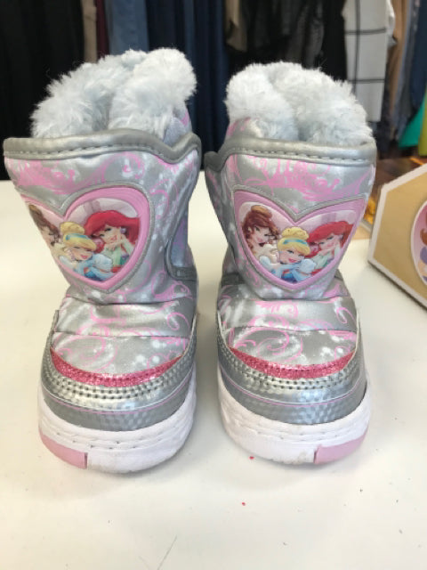 DISNEY Size 5-6 SNOWBOOTS