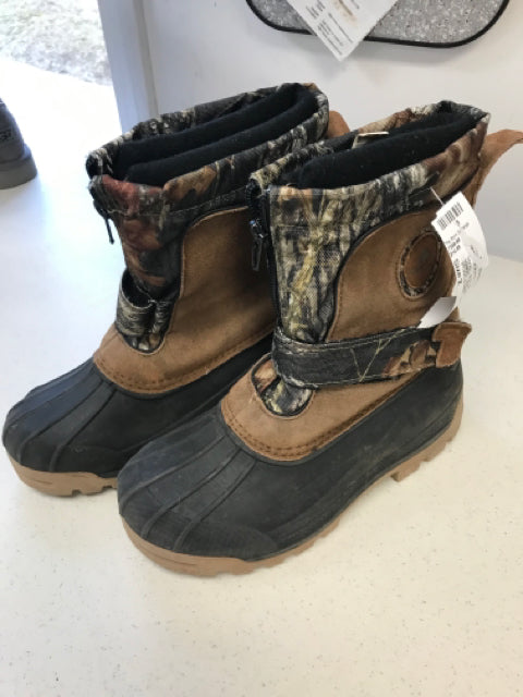 OZARK TRAIL Size 2 SNOWBOOTS