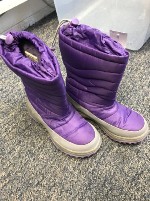 Size 12 SNOWBOOTS