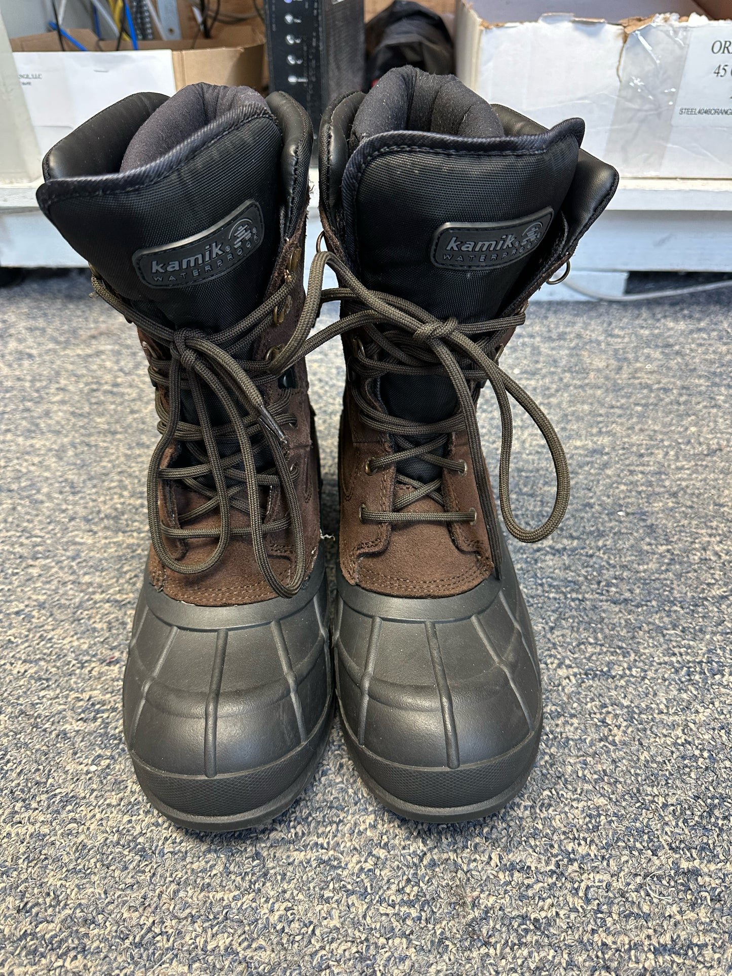 KAMIK SIZE 9 TEEN SNOWBOOTS