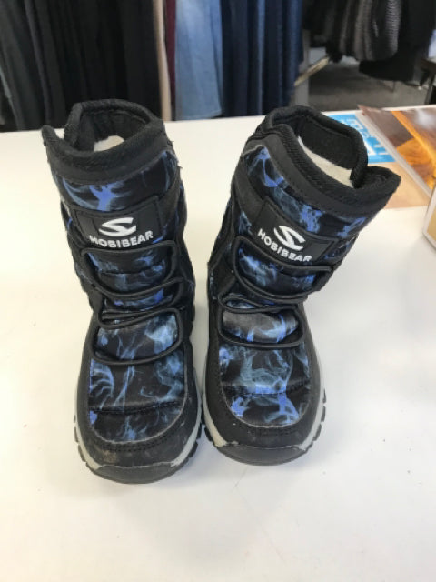 Size 8 SNOWBOOTS