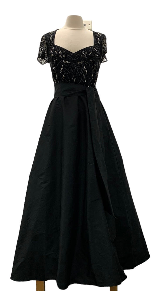 ADRIANNA PAPELL SIZE 8 Special Occasion Gown